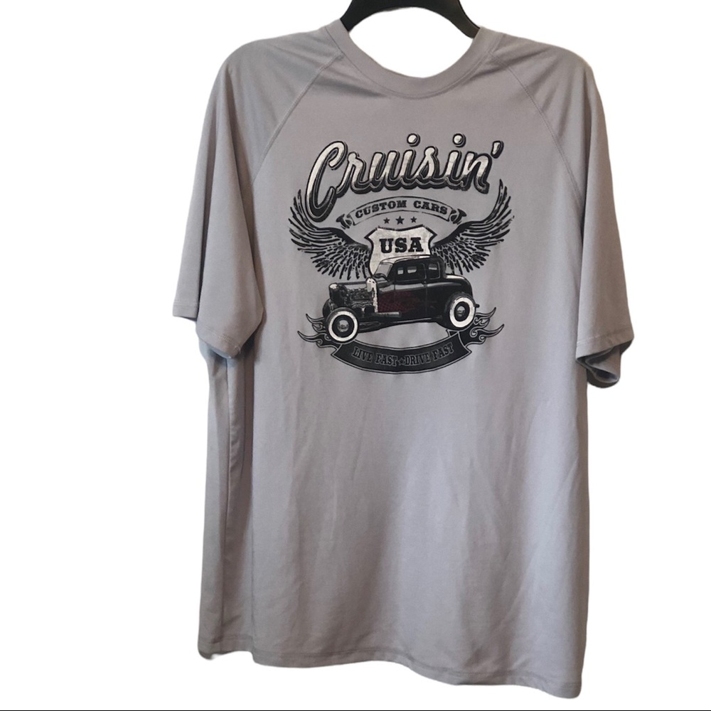 Crusin’ Custom Cars USA Mens gray with black writing shortsleeved shirt